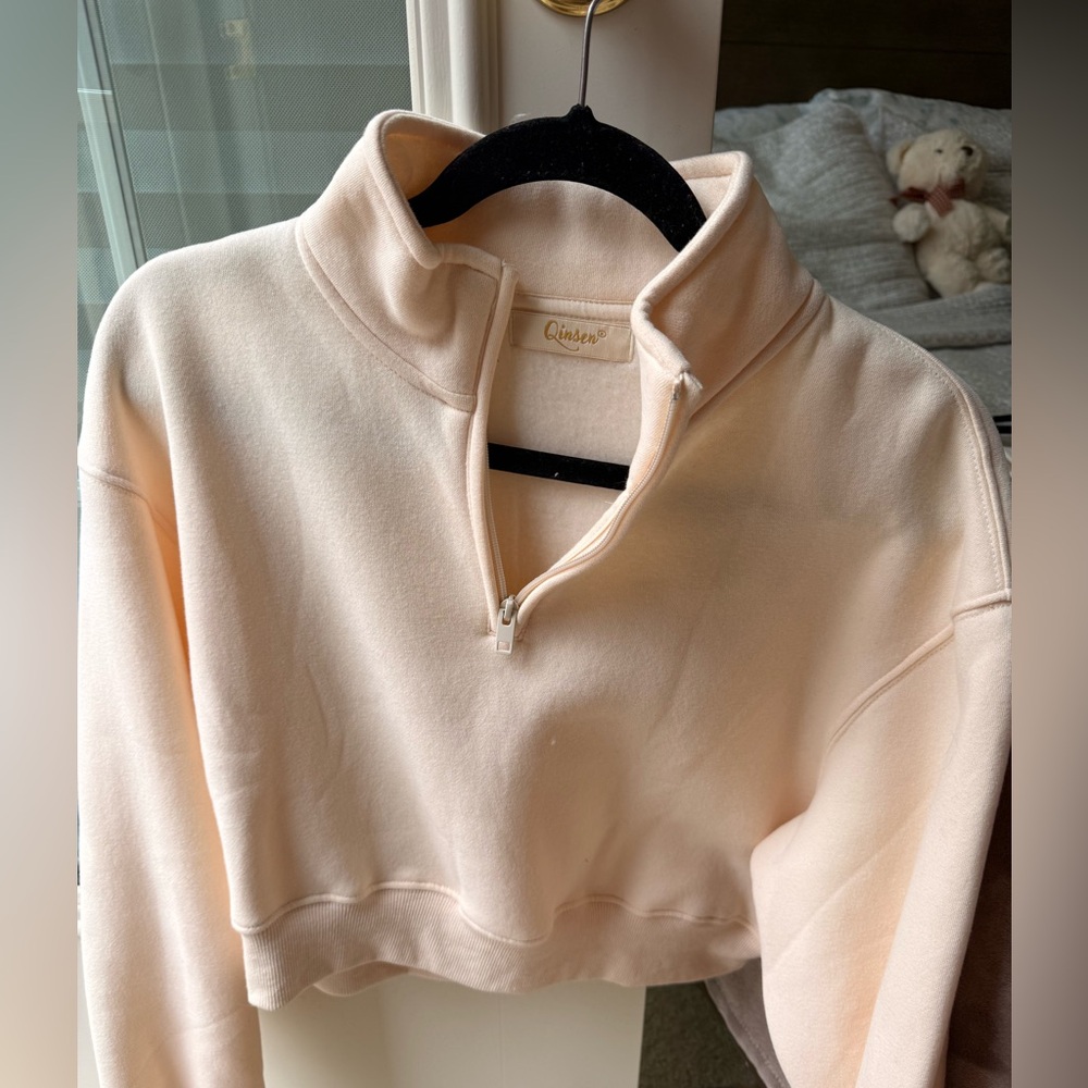 Half-Zip Cropped Sweatshirt in Soft Peach